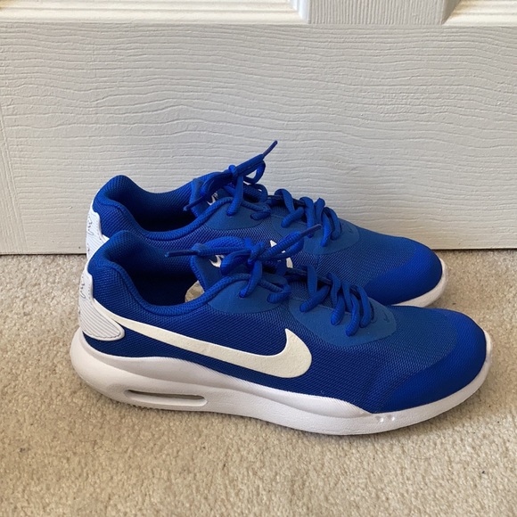 NWOB Nike Air Max sneakers - size 7Y - Picture 2 of 8